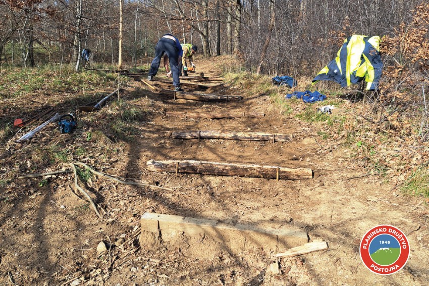 Podaljšanje niza stopnic na poti na Nanos!
