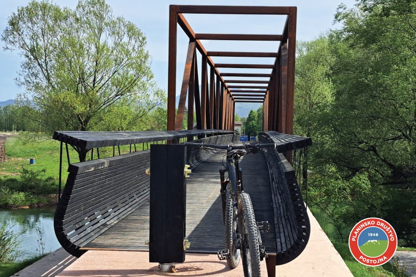 Kolesarska tura po Barju in med ribniki v dolini Drage pri Igu